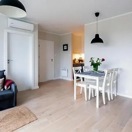 Large Coastal For 3 With Balcony Apartmán Dziwnów