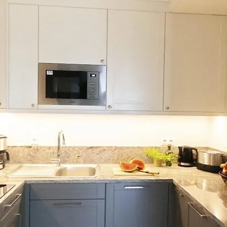 Large Coastal For 3 With Balcony