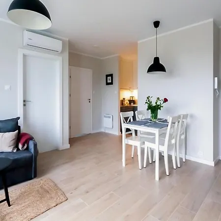 Apartment Large Coastal For 3 With Balcony Dziwnow