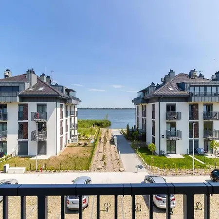 Large Coastal For 3 With Balcony Dziwnow